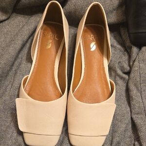 Women's Cream Flats